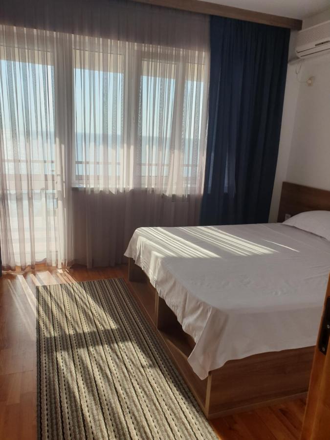 Poarta Apelor Hotel Sarichioi Buitenkant foto