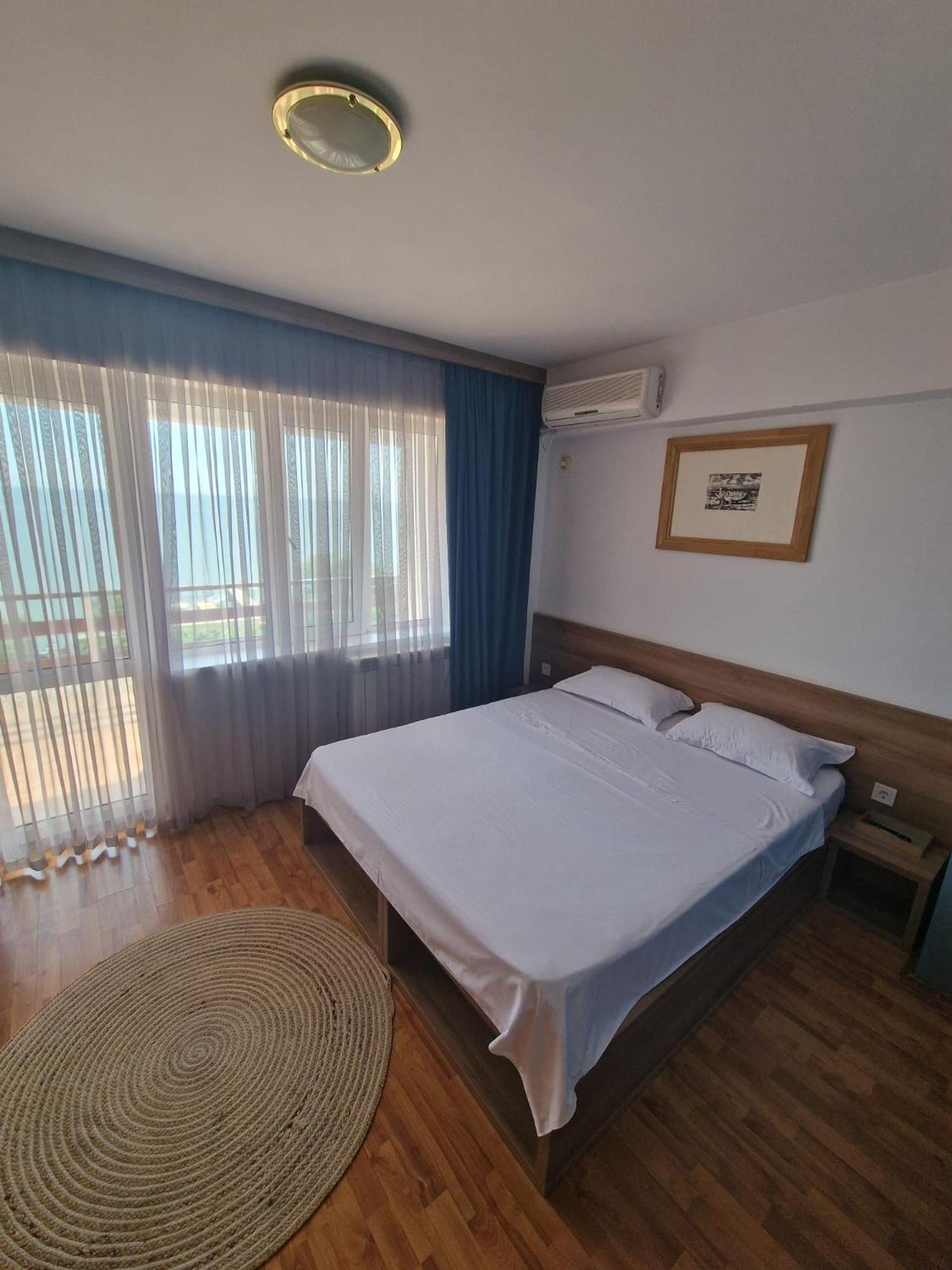 Poarta Apelor Hotel Sarichioi Buitenkant foto