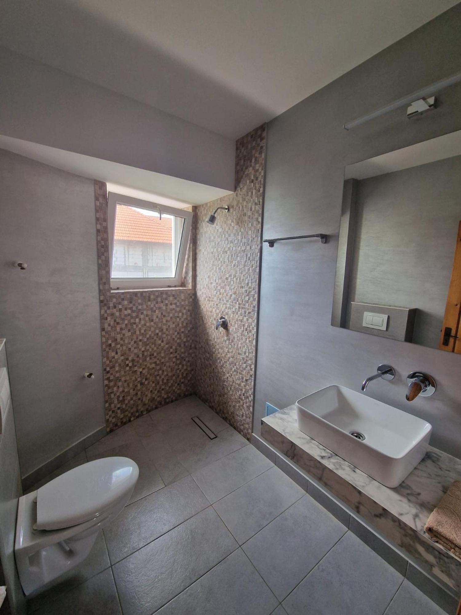 Poarta Apelor Hotel Sarichioi Buitenkant foto