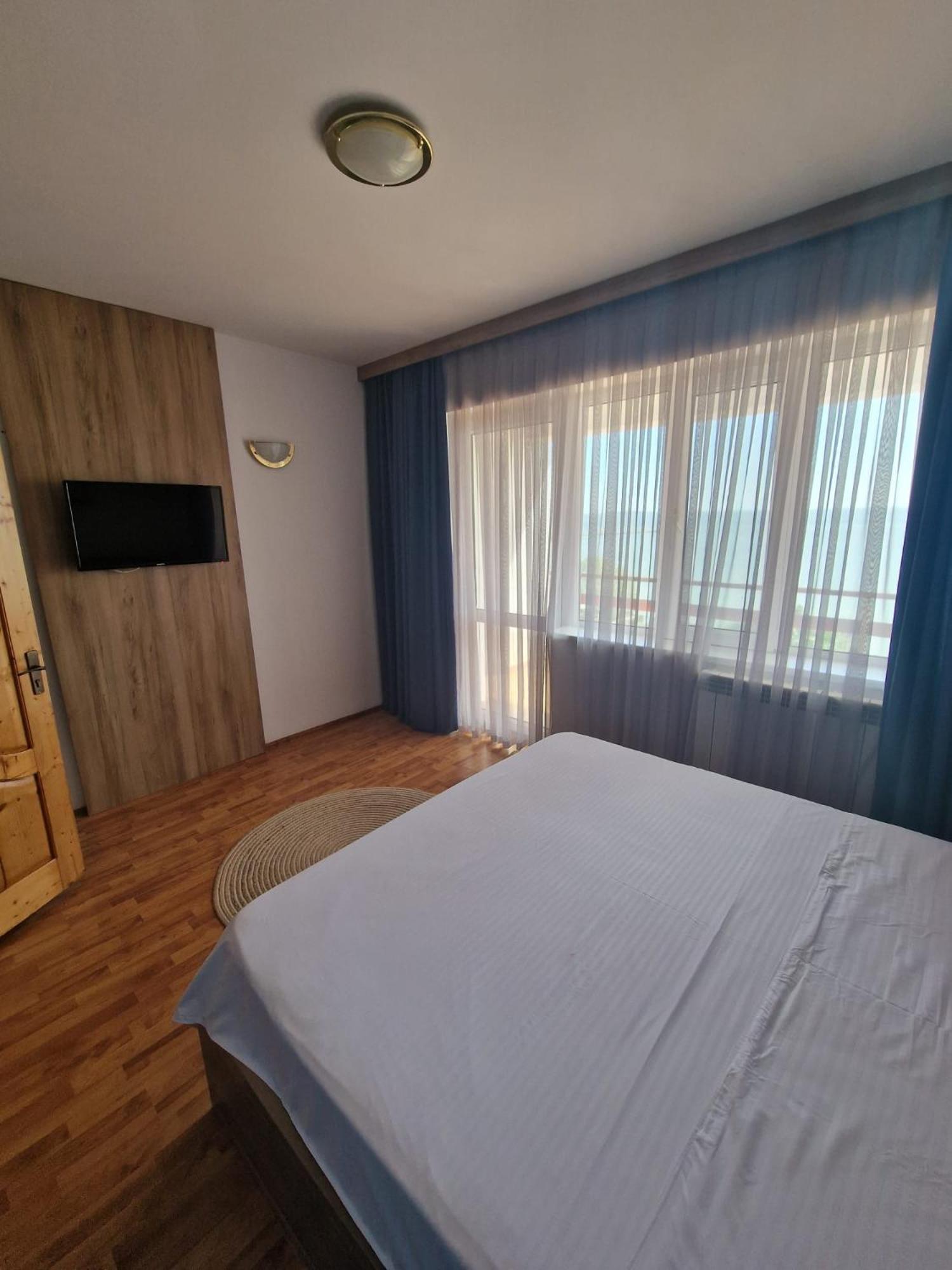 Poarta Apelor Hotel Sarichioi Buitenkant foto